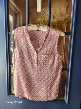 CHARLIE B Pink and White Patterned Women's Blouse